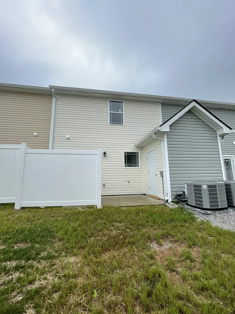 1052 Wells Way Spring Hill TN 37174