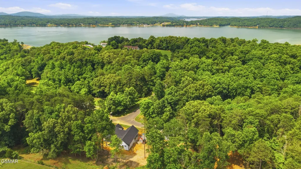 136 Cove Springs Drive Dandridge TN 37725