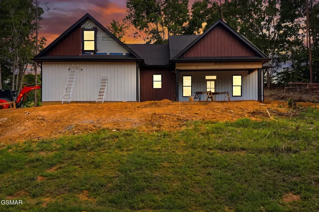 136 Cove Springs Drive Dandridge TN 37725