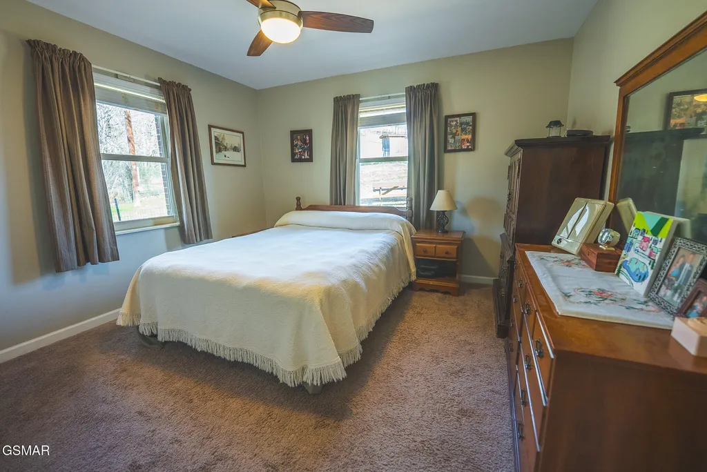 3381 Upper Caney Valley Road Tazewell TN 37879