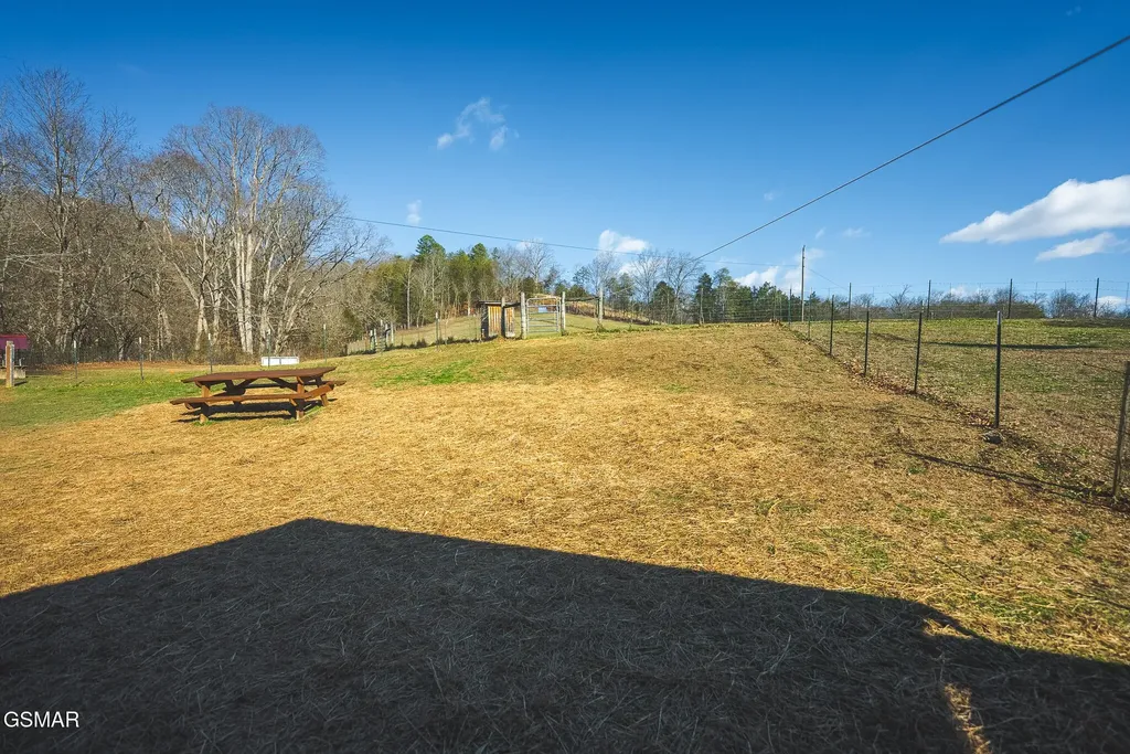 3381 Upper Caney Valley Road Tazewell TN 37879