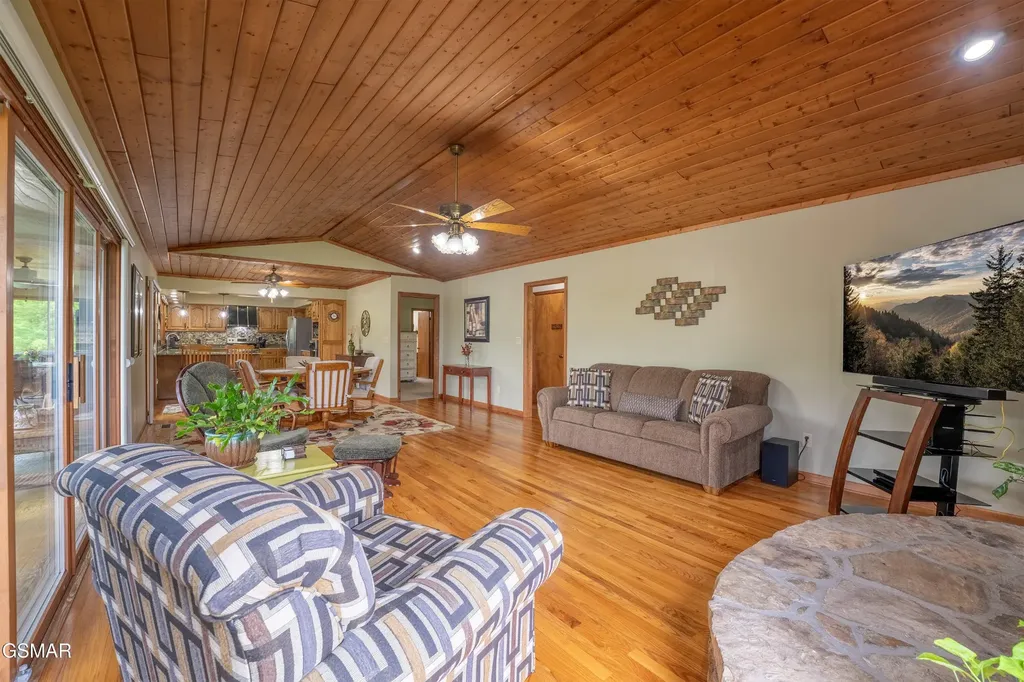326 Chamberlain Cove Road Kingston TN 37763