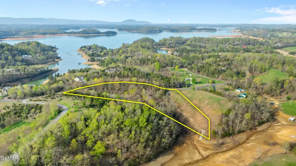 12 Ferry Hill Road Dandridge TN 37725