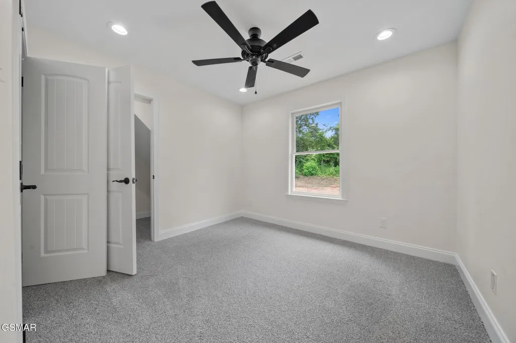 340 Battlefield Drive Dandridge TN 37725