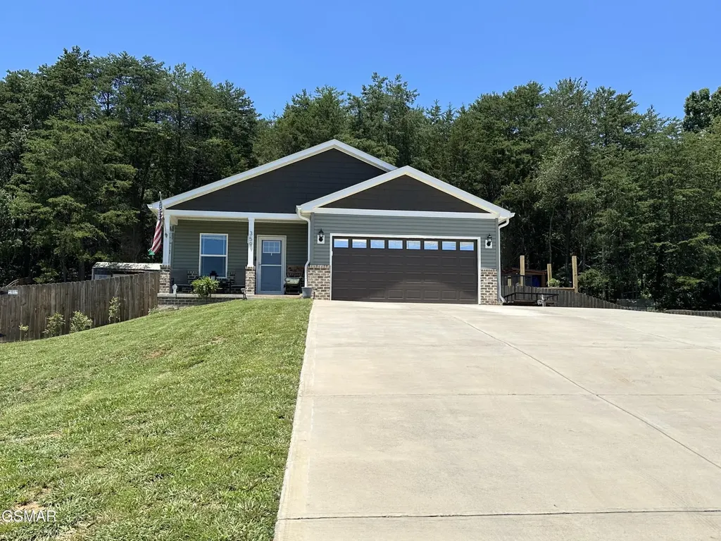 359 Garden Lane Dandridge TN 37725