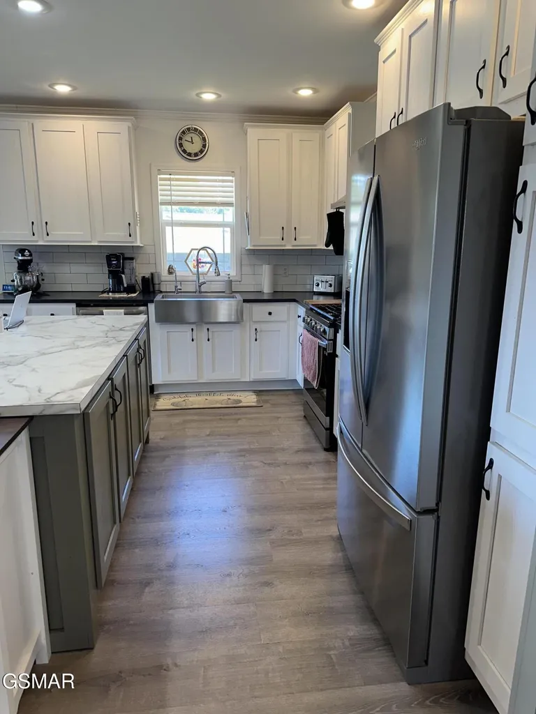 359 Garden Lane Dandridge TN 37725