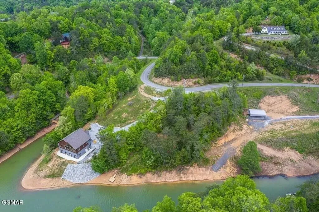 2 Caywood Road Dandridge TN 37725