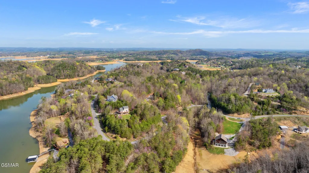 2 Caywood Road Dandridge TN 37725