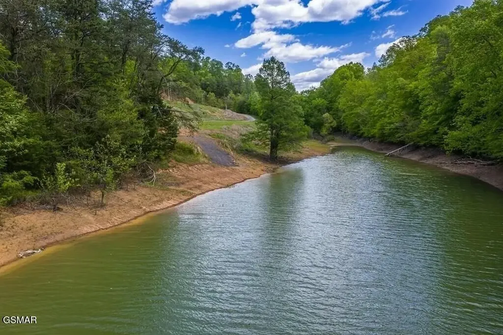 2 Caywood Road Dandridge TN 37725