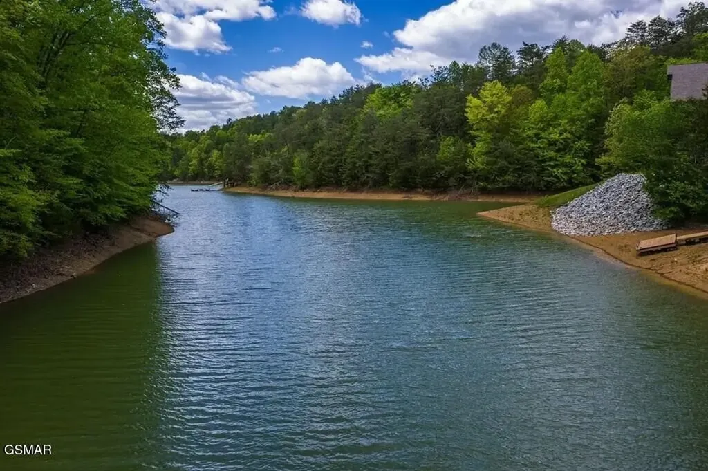 2 Caywood Road Dandridge TN 37725