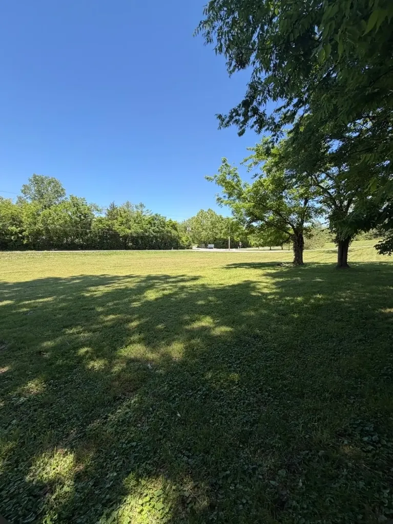 1B Theta Pike Columbia TN 38401