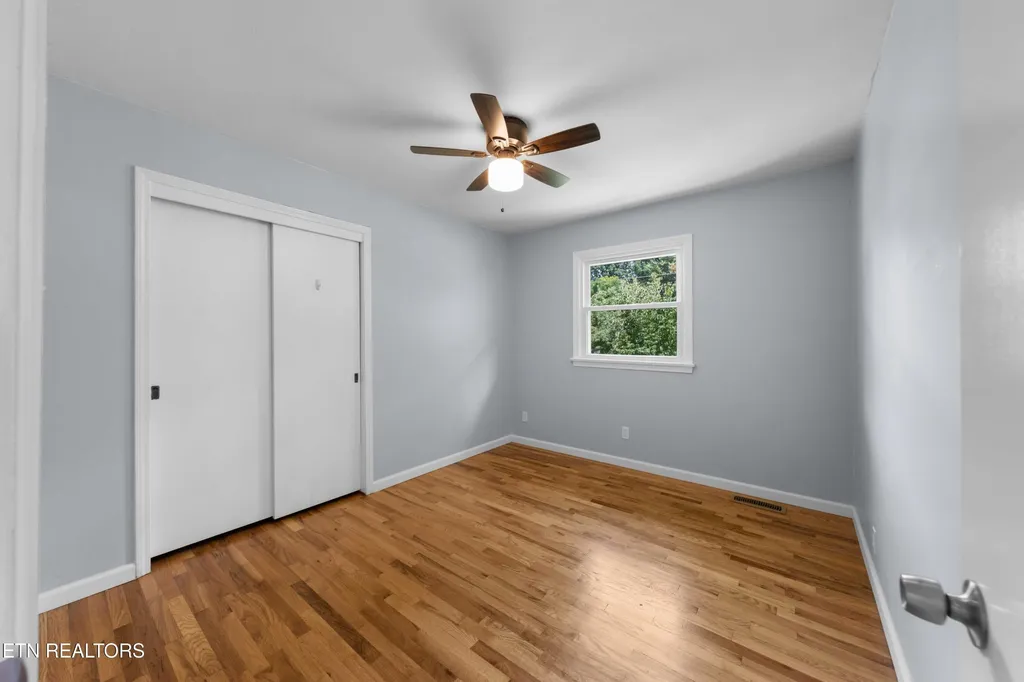 2001 Nandina Drive Knoxville TN 37912