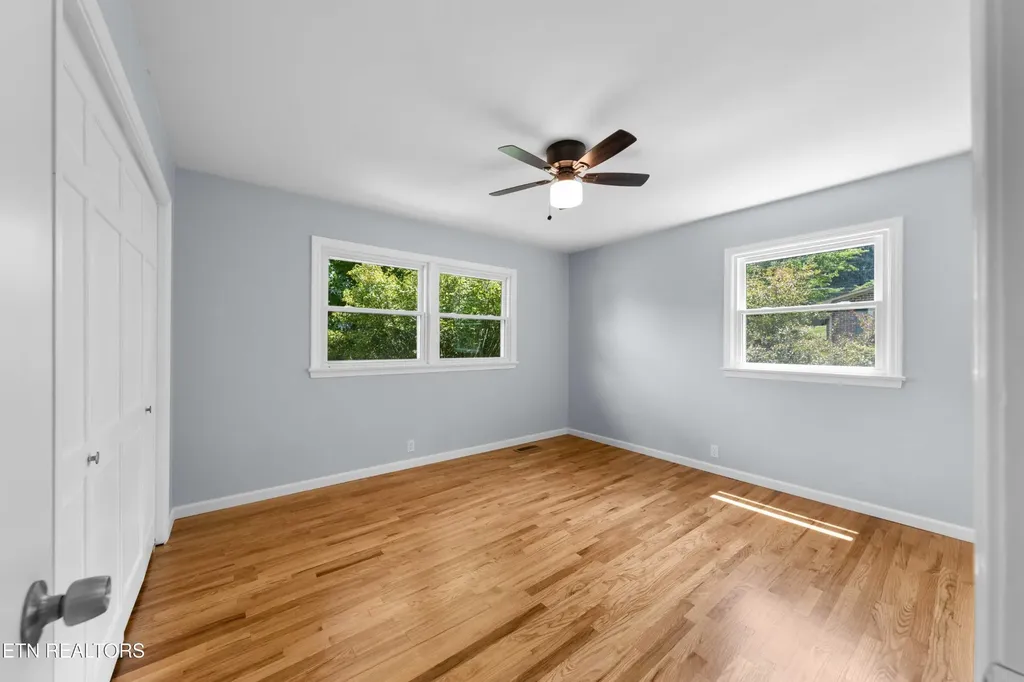 2001 Nandina Drive Knoxville TN 37912