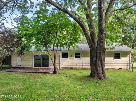 2001 Nandina Drive Knoxville TN 37912