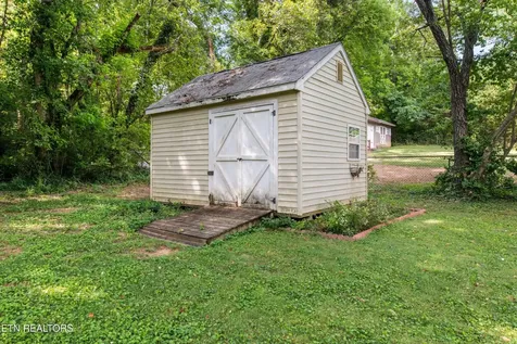 2001 Nandina Drive Knoxville TN 37912