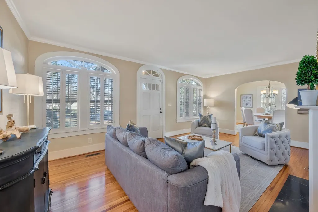 203A Woodmont Circle Nashville TN 37205
