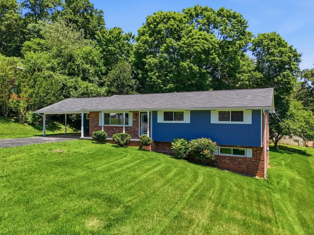 15 Holiday Lane Chattanooga TN 37415