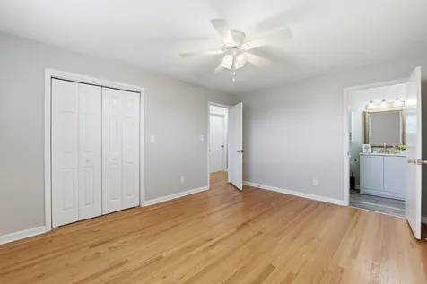 15 Holiday Lane Chattanooga TN 37415