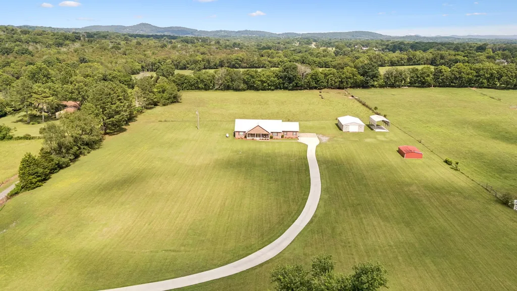 883 Centerville Road Lebanon TN 37087