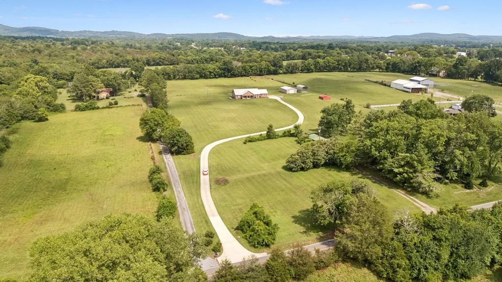 883 Centerville Road Lebanon TN 37087