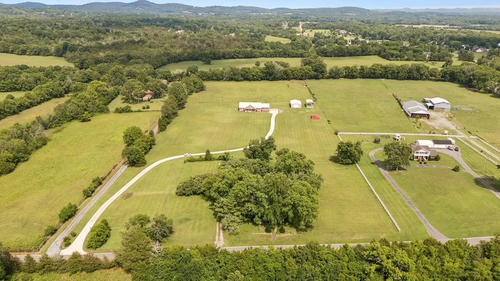 883 Centerville Road Lebanon TN 37087