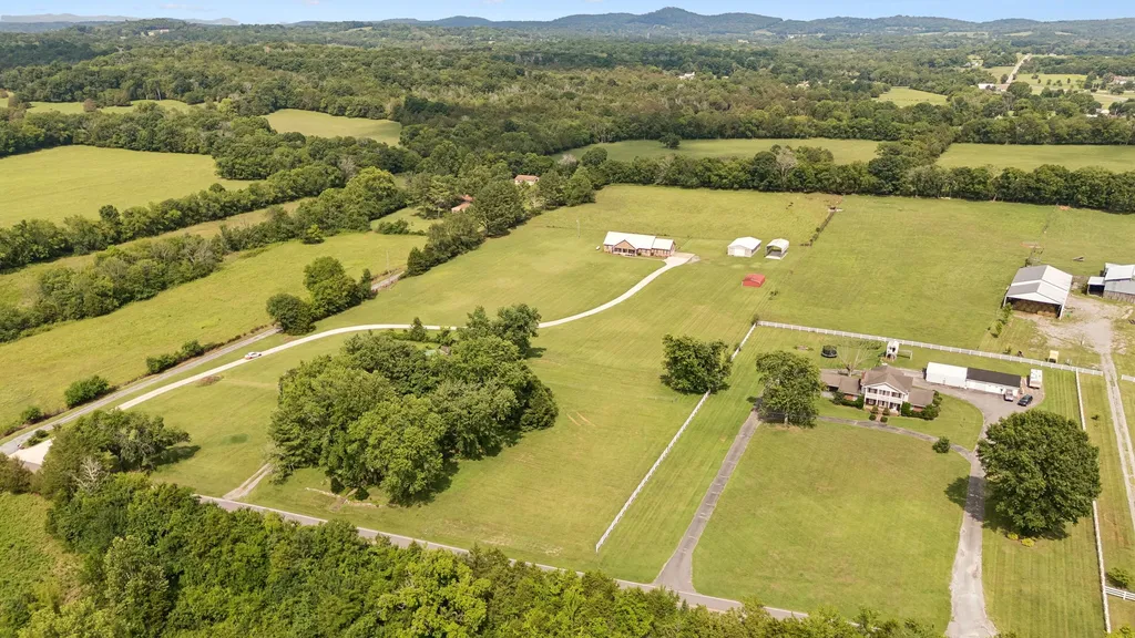 883 Centerville Road Lebanon TN 37087