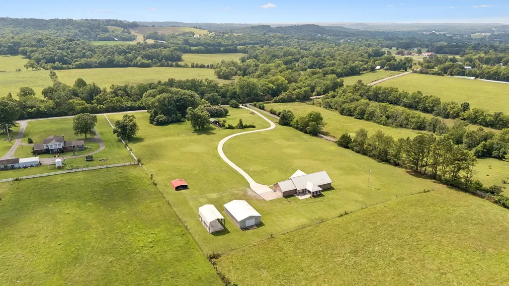 883 Centerville Road Lebanon TN 37087