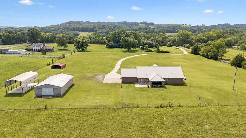883 Centerville Road Lebanon TN 37087