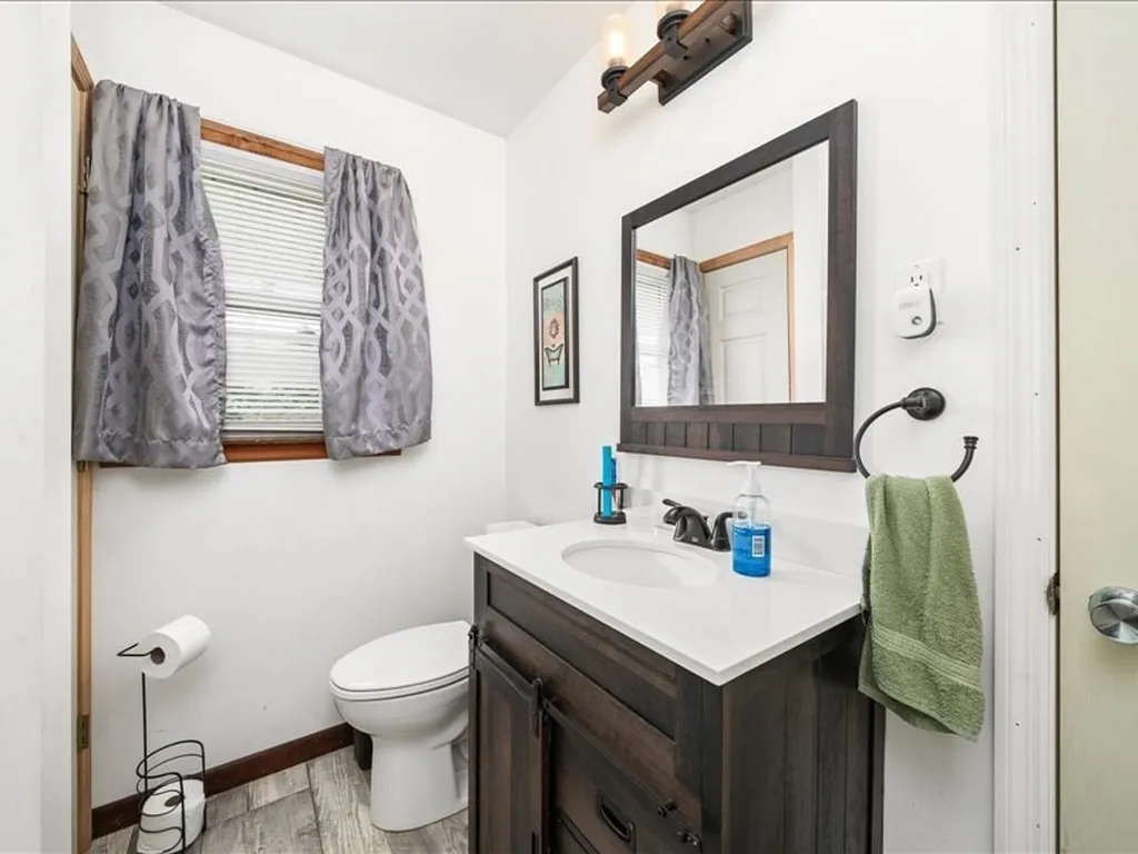 1050 Tompkinsville Highway Moss TN 38575