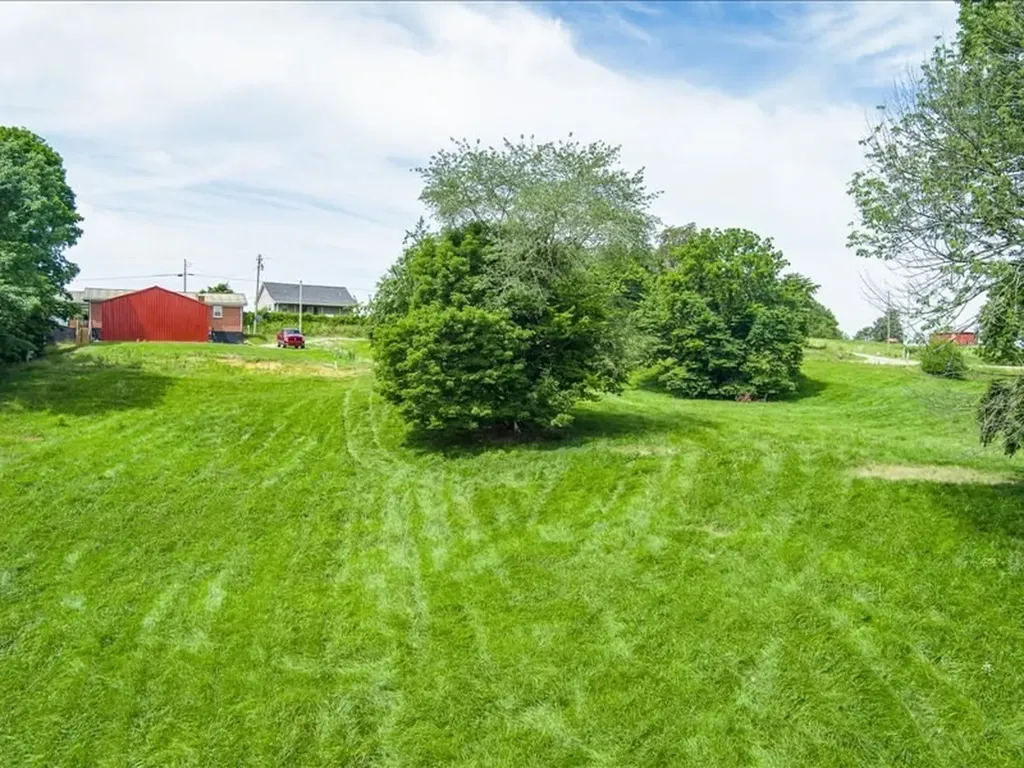1050 Tompkinsville Highway Moss TN 38575