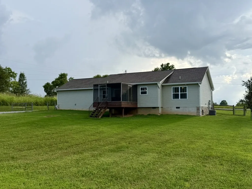 970 White Road Portland TN 37148