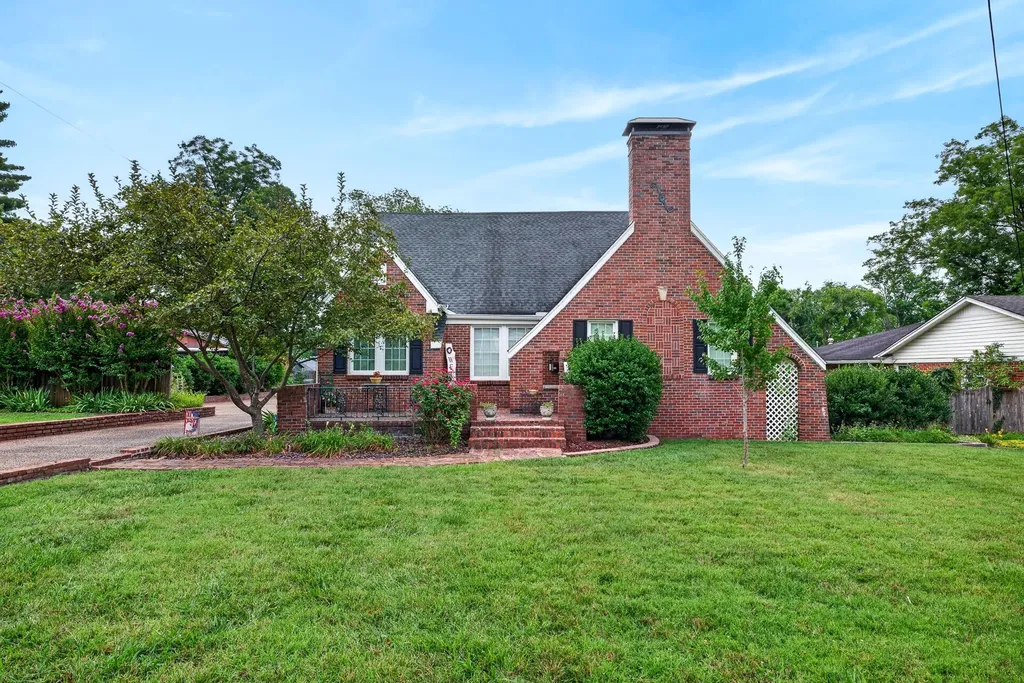 123 Castle Heights Avenue Lebanon TN 37087