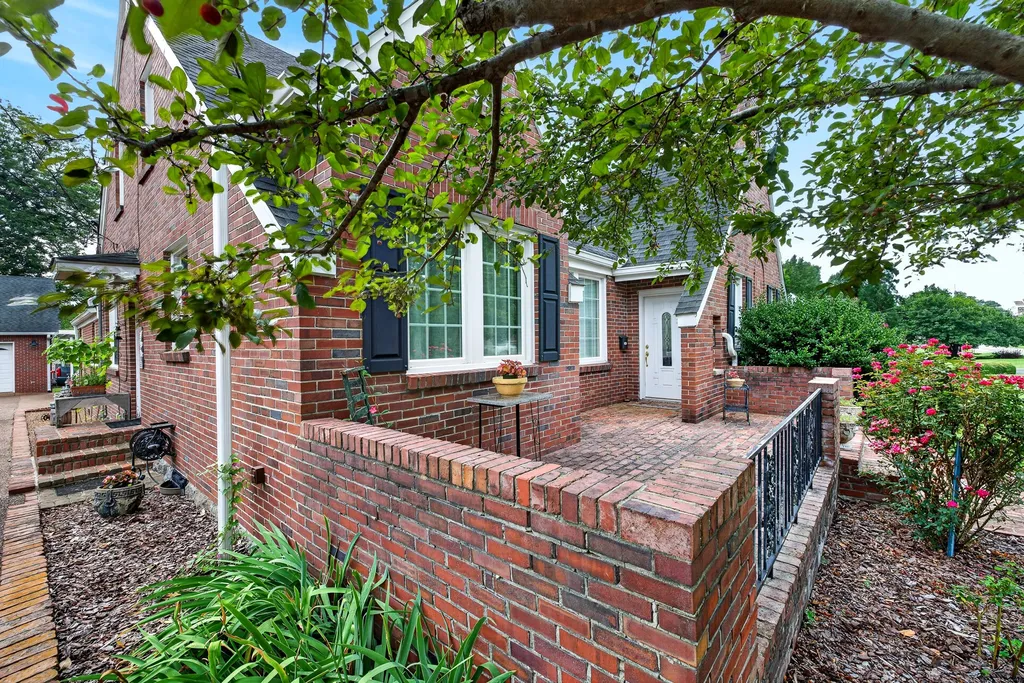123 Castle Heights Avenue Lebanon TN 37087