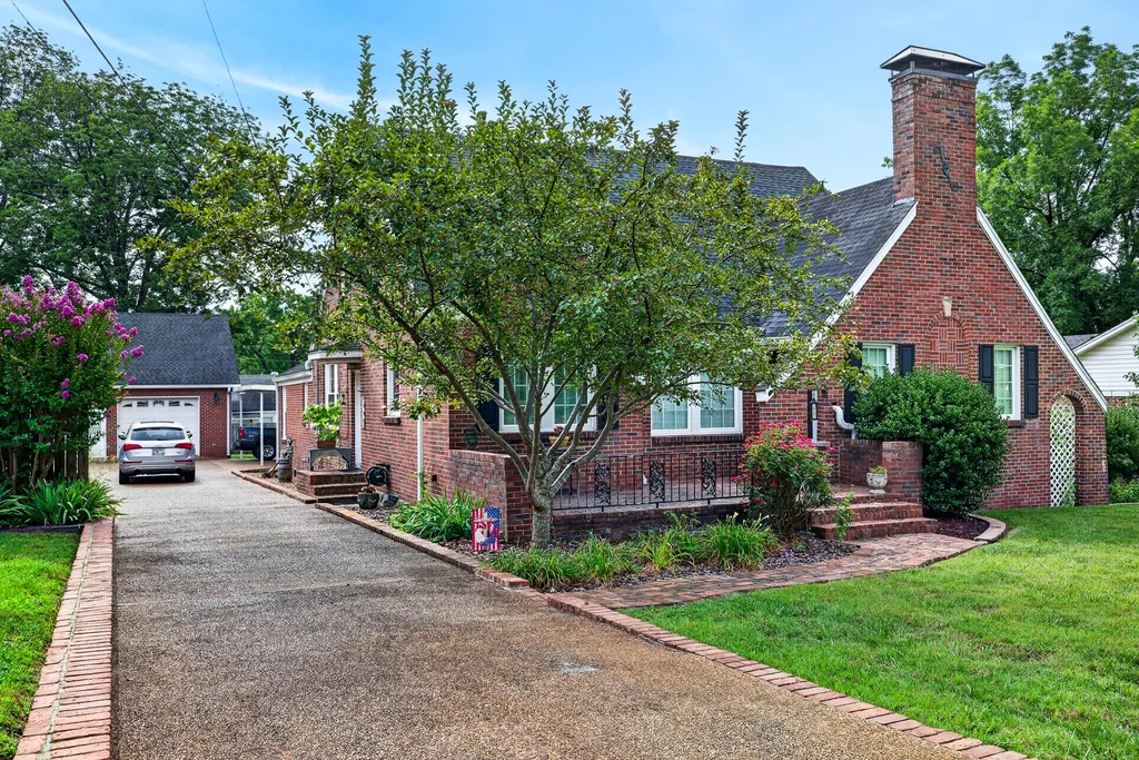 123 Castle Heights Avenue Lebanon TN 37087