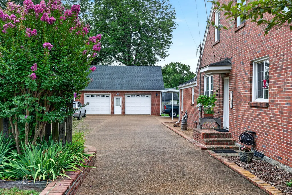 123 Castle Heights Avenue Lebanon TN 37087
