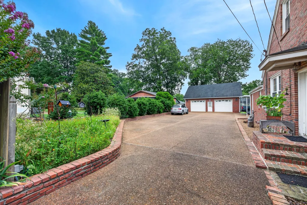 123 Castle Heights Avenue Lebanon TN 37087