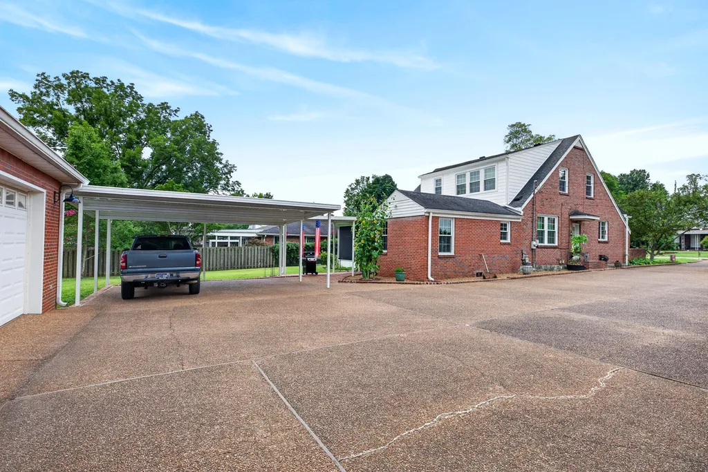 123 Castle Heights Avenue Lebanon TN 37087