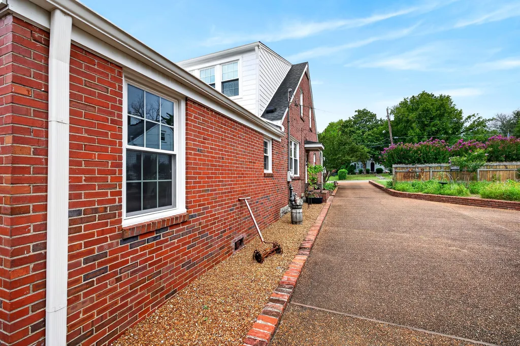 123 Castle Heights Avenue Lebanon TN 37087