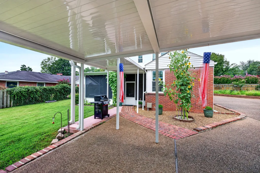 123 Castle Heights Avenue Lebanon TN 37087