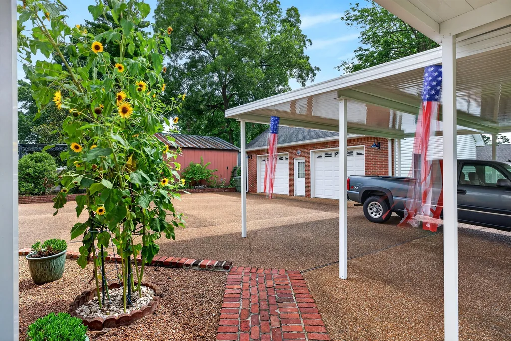 123 Castle Heights Avenue Lebanon TN 37087