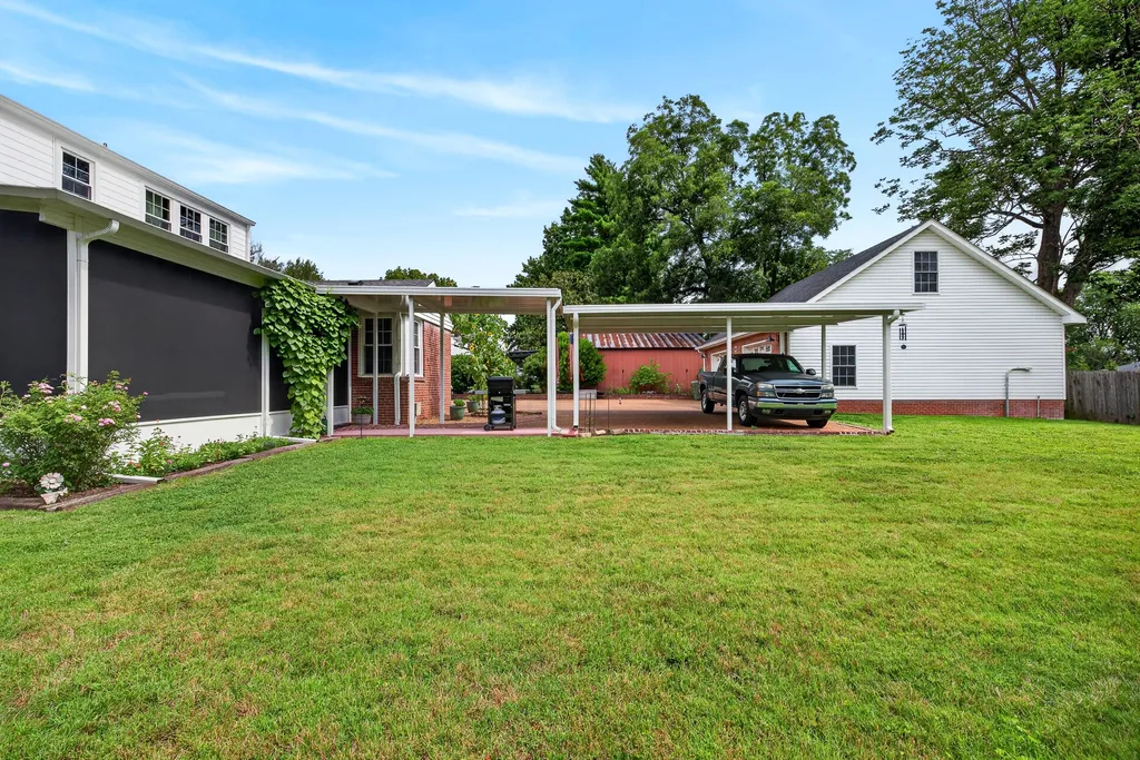 123 Castle Heights Avenue Lebanon TN 37087