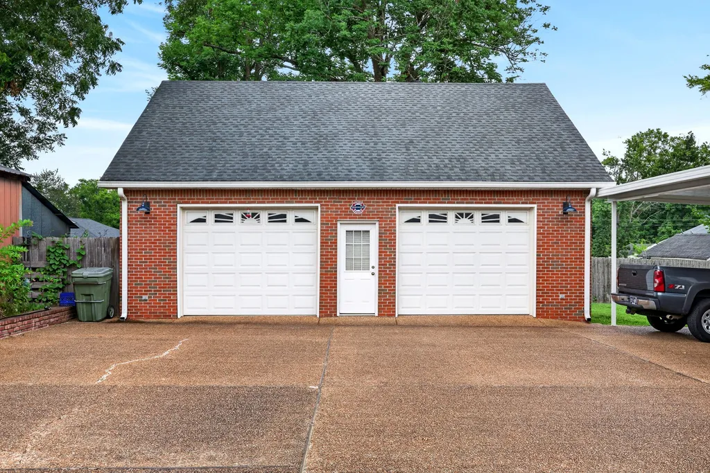 123 Castle Heights Avenue Lebanon TN 37087