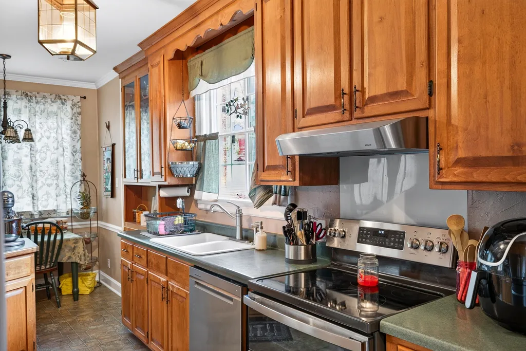 123 Castle Heights Avenue Lebanon TN 37087