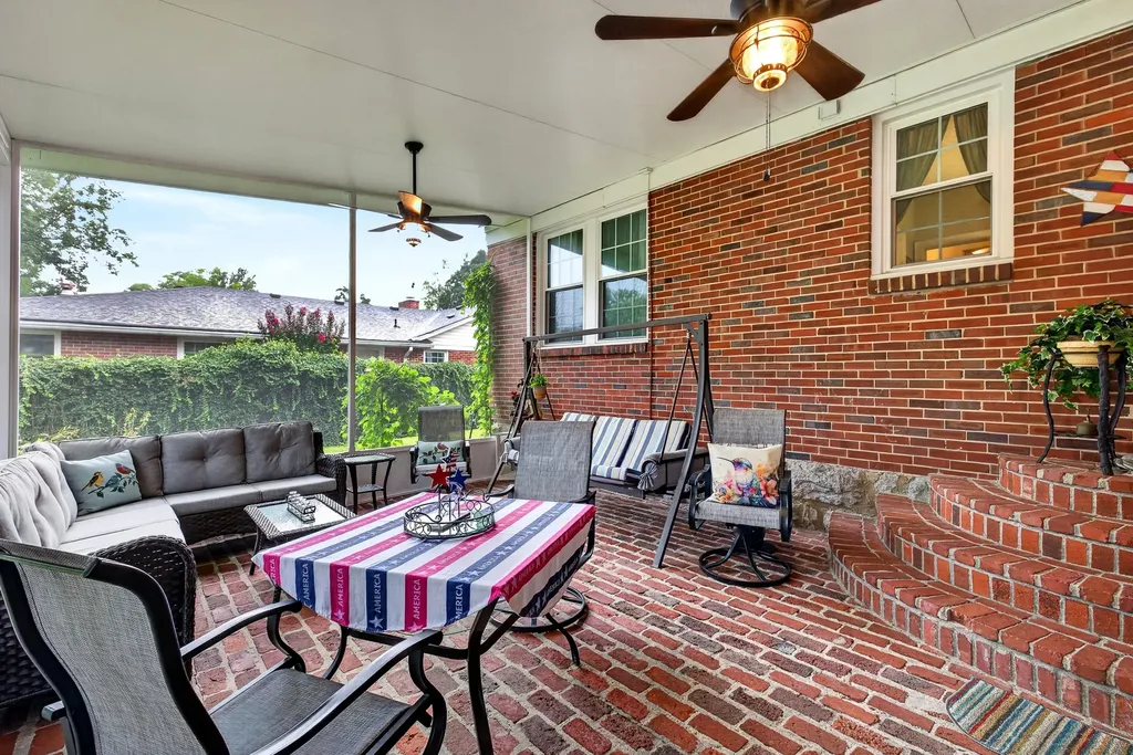 123 Castle Heights Avenue Lebanon TN 37087