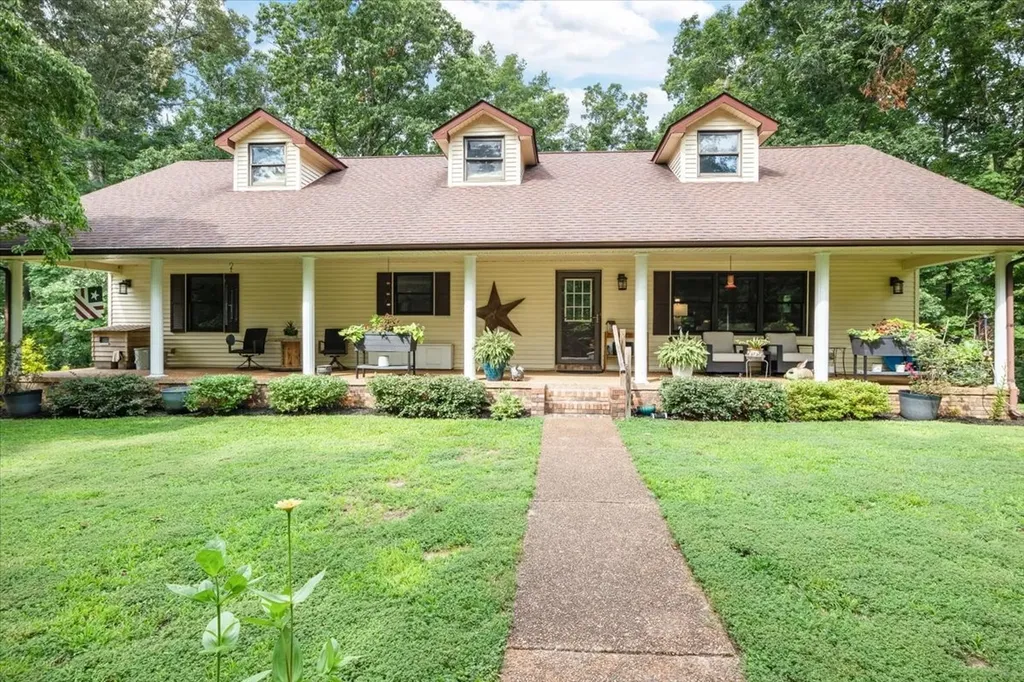 6400 Bakerville Road Waverly TN 37185