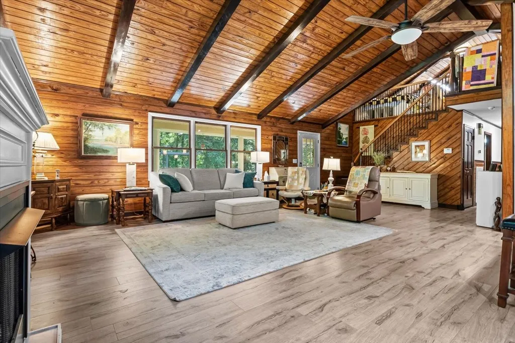 6400 Bakerville Road Waverly TN 37185