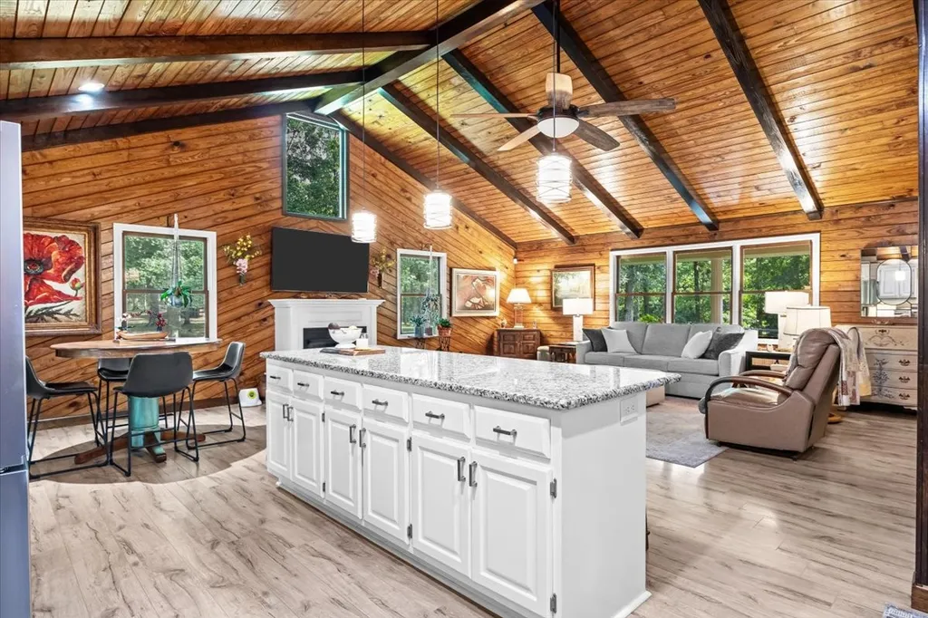 6400 Bakerville Road Waverly TN 37185
