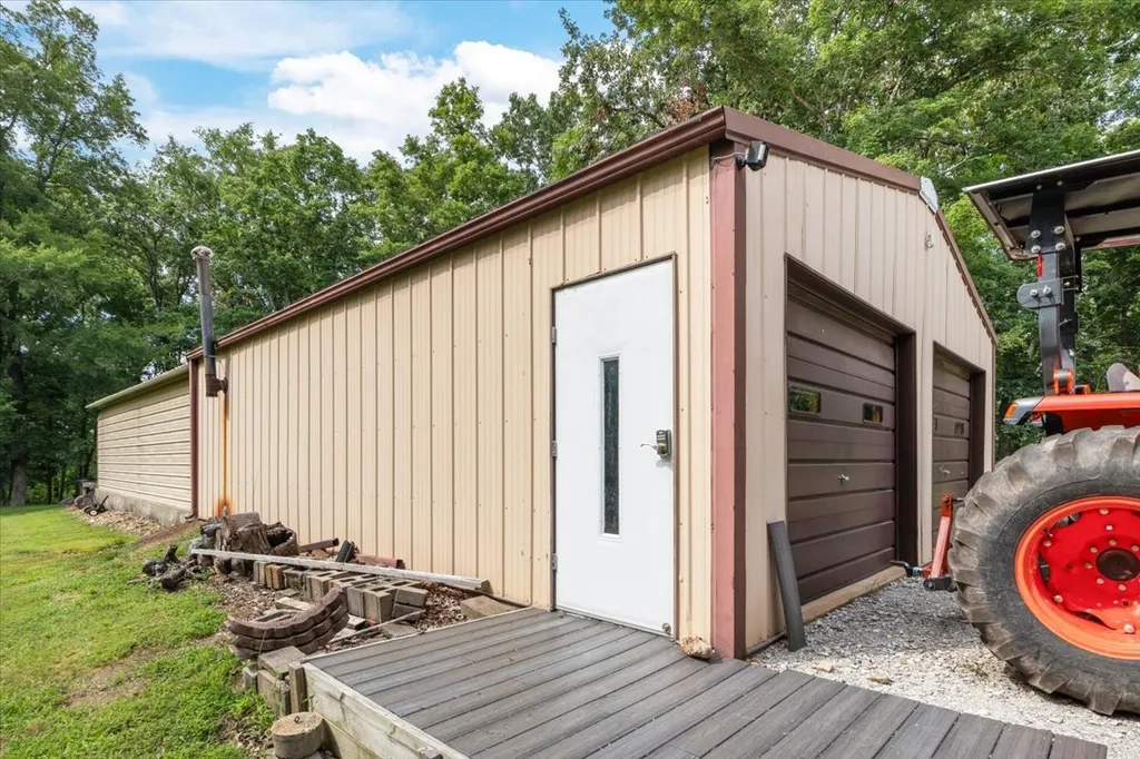 6400 Bakerville Road Waverly TN 37185