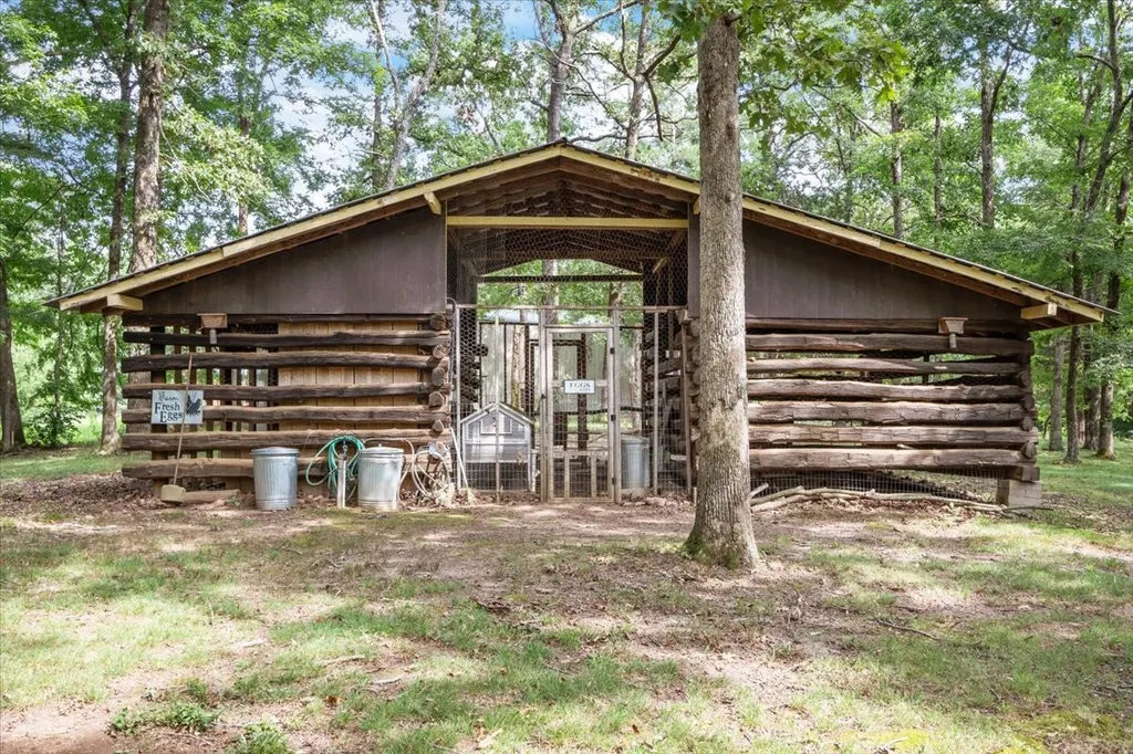 6400 Bakerville Road Waverly TN 37185