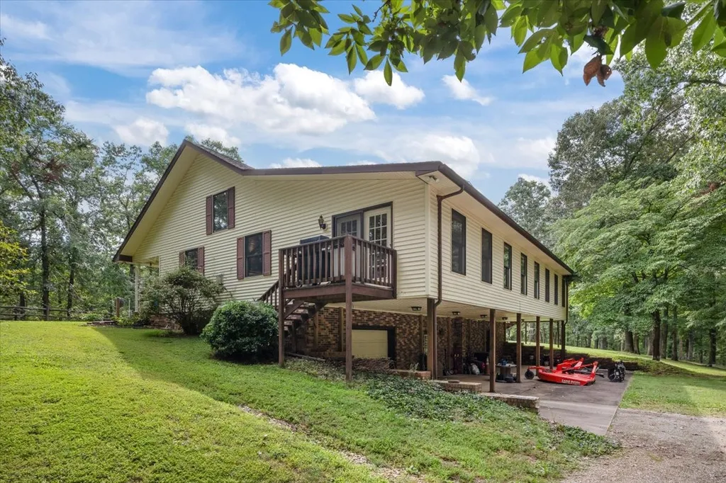 6400 Bakerville Road Waverly TN 37185